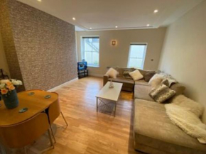 Easby Breakaways - **Modern Apartment 5 mins from South Bay, Scarborough**